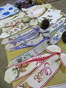 Stick- und Strickarbeiten der Frauengruppe i 21